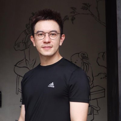 bL8Qcn51TblUR2a's profile picture. 和優秀的人在一起 會督催你進步 和努力的人在一起 會拉著你奮鬥 和聰明的人在一起 會帶著你成長 和大度的人在一起 會讓你變開朗