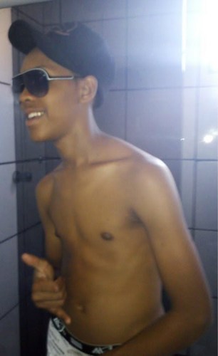 Feliz Ousado & Filho de Deus ..
Sigam o boleiro @Mateus017 meu primo ! \õ/