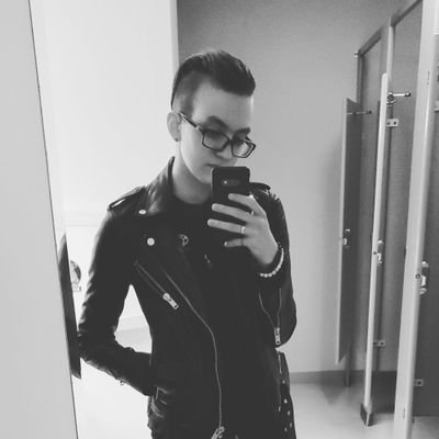 Erik_a_Rene's profile picture. constantly stressed please send cat pics.