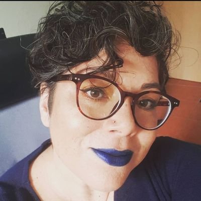 Student, horror movie buff, history and art lover. If I stop, I will forget everything I was doing.