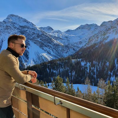 PaquesSeb's profile picture. 