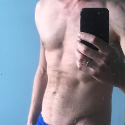 🔞 Interdit aux moins de 18 ans 🔞 🍀💜Pompeur 🍆🍑 Bouffeur de cul 🍆🐷 Suck & Rim Slut in Paris 🇫🇷 Versa