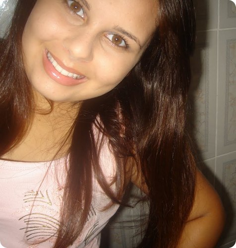16 anos, geminiana, carioca, solteira, flamenguista e feliz *.*