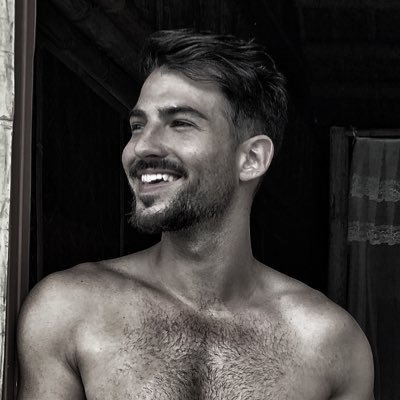 mitchelltravels's profile picture. I travel all over the world 🗺. I sell pretty homes 🏡