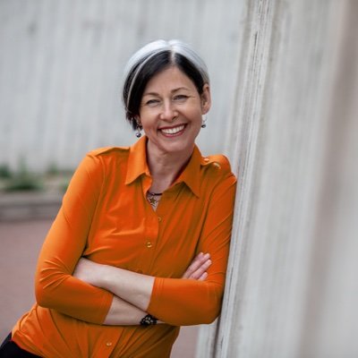 QueenieScholtes's profile picture. Storyteller, tekstschrijver, communicatieadviseur, houdt van reizen, vindt zo’n beetje alles interessant en is vrijwel overal voor in.