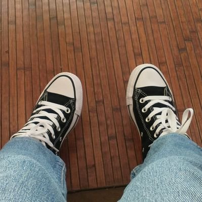 folklovermore3's profile picture. Am I a human or just a bunch of Taylor Swift lyrics glued together?