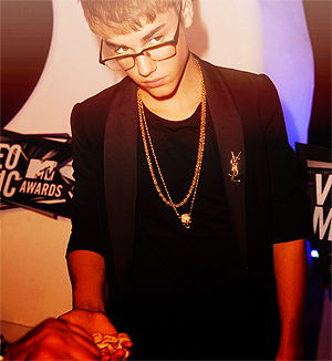 fauxshawtymane's profile picture. backup for @itsJustinbieber :}