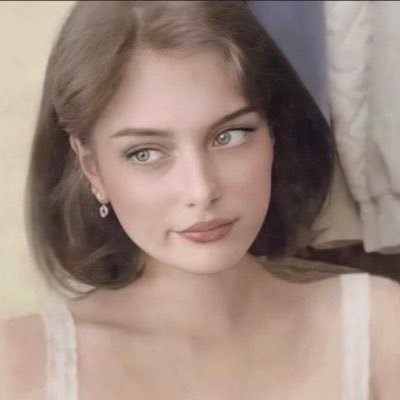 a3s2mx's profile picture. تظُن انكَ تخطّيت ، فتهزمُك ذكريَات مضتْ .