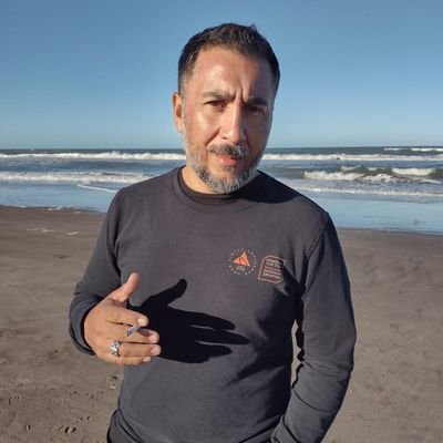 Padre, amigo, hermano, compañero✌🏽
Lanusense hincha de Banfield 🇳🇬⚽.
El que abandona no tiene premio.
Reggae music is life.
