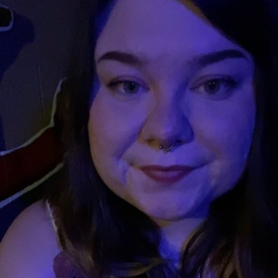 kayceeleigh17's profile picture. Overweight bundle of hate