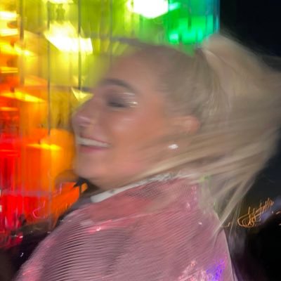 g i v e m e s o m e t h i n g t o d r e a m a b o u t. she/her