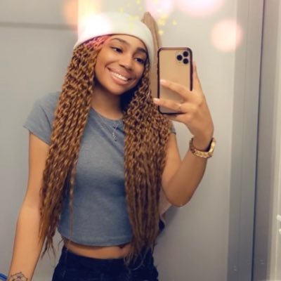 Tnlb_'s profile picture. 