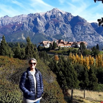 Dra. en Derecho y Ciencias Sociales -
Escribana Pública