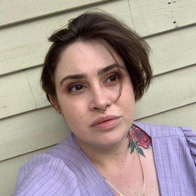 Obsessive sewist and crafter / multi media artist and illustrator / fan girl / gay on main / 37 / probably too old for this shit (Maggie, agender, she/they/he)