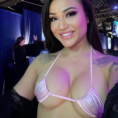 megserickson's profile picture. 😈😻