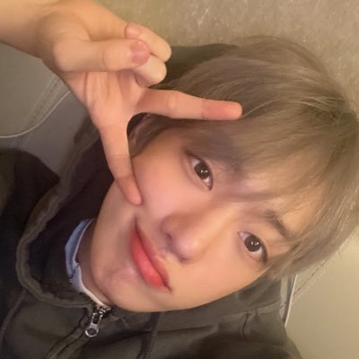 #영택 : the fourth star out of the ten brightest stars of goldenness 💌
