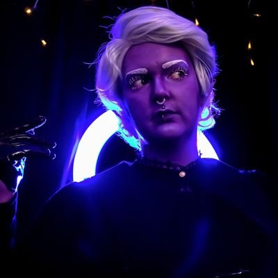 eldritchmochi's profile picture. i am mochi, 31 year old teenage boy and horrible goose | find my smut on ao3 @/sumomomochi | pfp taken by @mothseyephoto | 🔞🏳️‍🌈⚧️♿