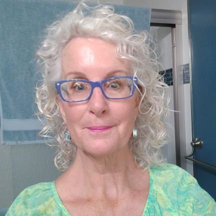 HeidiWh87505376's profile picture. 