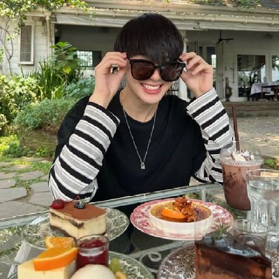 อันนี้สาขาแรก @Kw_ZeeNuNew  
สร้างขึ้นมาเพื่อช่วยปั่นเทรน  มัมมี๊เจ้ามุ๊เม๊ว #NuNew  งานรองหวีดลูกเขยคนโปรด #ZeePruk