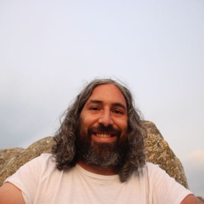 Simple yet chaotic.
So I look complex.
Slow 🐌.
Also🧘♀️
👀 for male bearded emojis with long hair that meditate.
Until then 🐌🧘♀️🎅