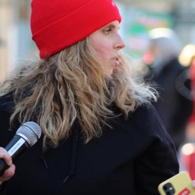 fionapestieau's profile picture. Med student 🩺 Présidente de Comac Erasme | @Comac_Belgium ❤️ « Soyons réalistes, exigeons l’impossible ! » ✊