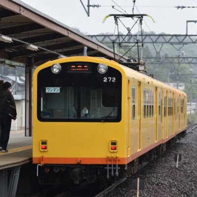 よく小田急にいる。最近は専ら大野の町田方で撮ってる。愛車は3251fと1065f。愛機はNikonD3500.CanonEOSM2。スマホはiPhone12Pro。小田急沿いの中学の2年。成績は今は悪い。 タメ口〇。変なDM以外大歓迎。挨拶DM不要。鉄道/小田急/撮り鉄/一眼レフ/ツイ廃/中学2年