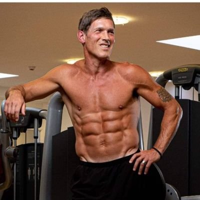 Hi I'm Andy, a Fitness & Health Coach. At 60, I've now learned to value my body physically and intrinsically. Now I'm on a mission to help others do the same.