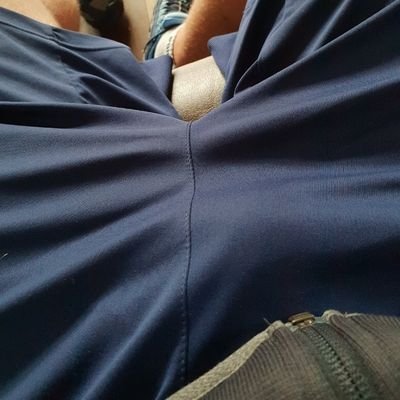 bi looking to share pics, chat and occasional hookup. snap lesrichards2021