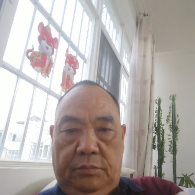 Wfm5Typ8HEUFAAM's profile picture. 成长，成熟就好