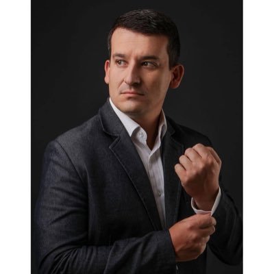 Empresário dos setores da Educação; Construção Civil, e Ativista Político e Ambiental.