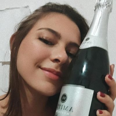 Nataliaroosario's profile picture. Love my friends to death
But I never call and I never text, yeah ...