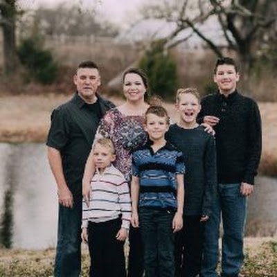 kellydelafield's profile picture. 