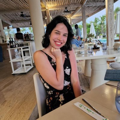 karaebradshaw's profile picture. Therapist who primarily uses twitter for BTS updates