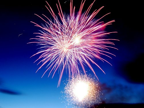 Jonathan's Fireworks are firework retailers, wholesalers, importers and providers of spectacular professionally fired firework displays all over the UK.