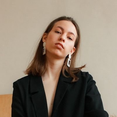 NFT girl 🧝🏻♀️ Interviews with artists #æinterview ◣⬤ https://t.co/ktuuWK3BAk ▲⬤■ https://t.co/UQhKvwUp54
