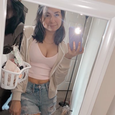 heathmarie1313's profile picture. nothing safe is worth the drive