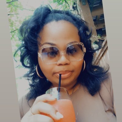 I tweet and like random things cause that’s my business. 🤓🩺♋️🍹🛍