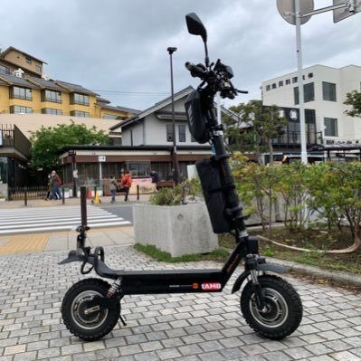 電動キックボードが好きで乗りまくってます。