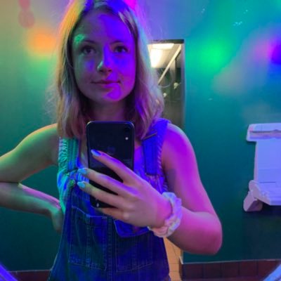 pbpwussyboi's profile picture. she/her