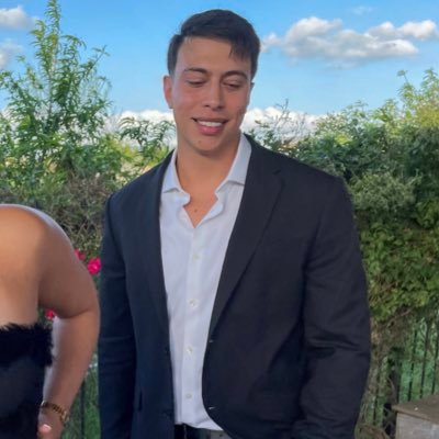 ain’t goin back & forth wit you bitches i’m livin my best life