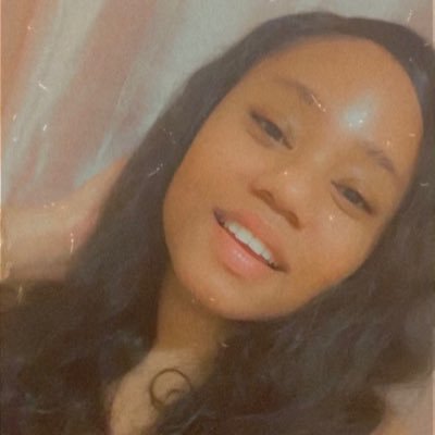 Writeinpink's profile picture. Instagram & Snapchat Writeinpink 💕 💜Clinician. 🧠👩🏽‍⚕️