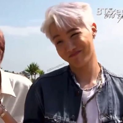 25. taehyung y yo escuchando trivia 轉 : seesaw 🍻