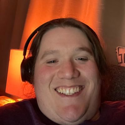 My name is Colby I like apples and other fat guy foods I love Evolve Sports Live GAMING!!! #ESLG and please follow me on https://t.co/qEjVZb9Djk