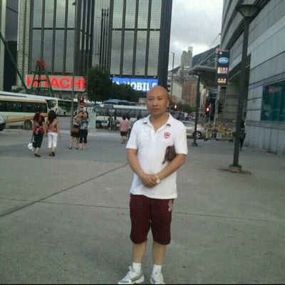 gufeng05552826's profile picture. 手中有刀，心中有佛。临事静对猛虎，事了闲嗅玫瑰。