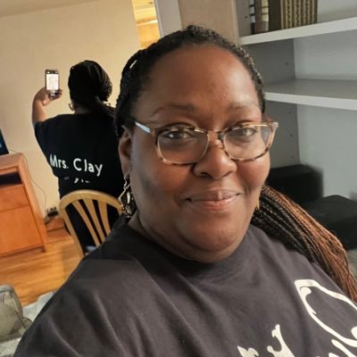 RosalynClay13's profile picture. 