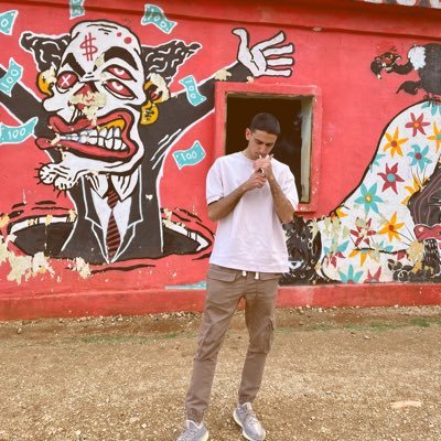 liad_van's profile picture. עד היום לא יצאתי מגבולות הפייסבוק
