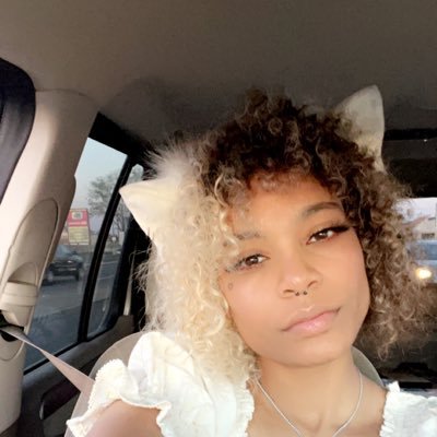 Cali☀️🖤🥰 Witch ass Bitch 🌙💫⭐️🌑🌘Spooky girl 🐾🍀🍄🍁🏳️🌈 dog groomer 🐩