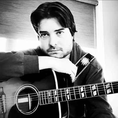 Shoewles's profile picture. Survived Hinton 2011