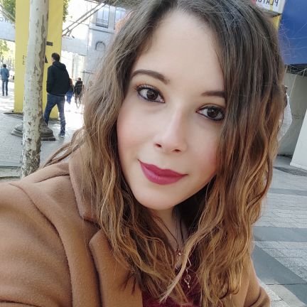 Sono Leandra, classe '91, laureata in giurisprudenza, specializzata in professioni legali, con la passione per la musica, gli animali, i tramonti, i viaggi.