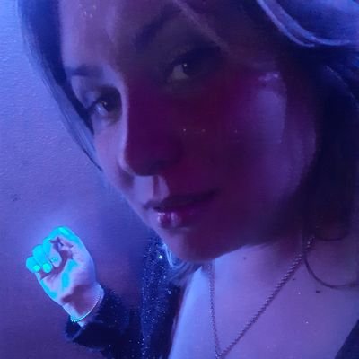 Mabelltheone's profile picture. Todavía sigo un sueño muy real y muy profundo, tus ojos no tienen dueño porque no son de este mundo…